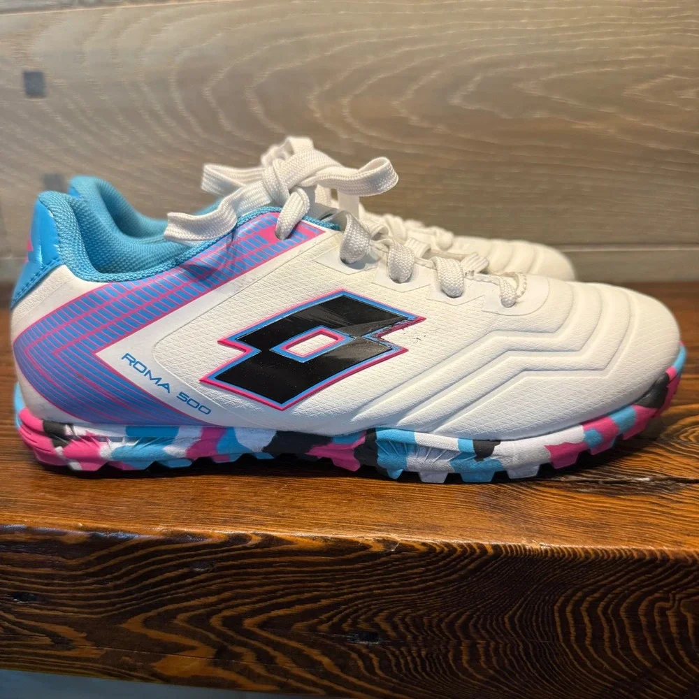 Lotto Roma 500 Youth 1.5 Turf Cleats White Blue Pink Camo Sole LOTTO24YTF-WHT